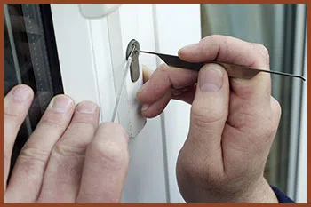 Nashville Neighborhood Locksmith Nashville, TN 615-486-3130 Nashville Neighborhood Locksmith Nashville, TN 615-486-3130 - 1-locksmith